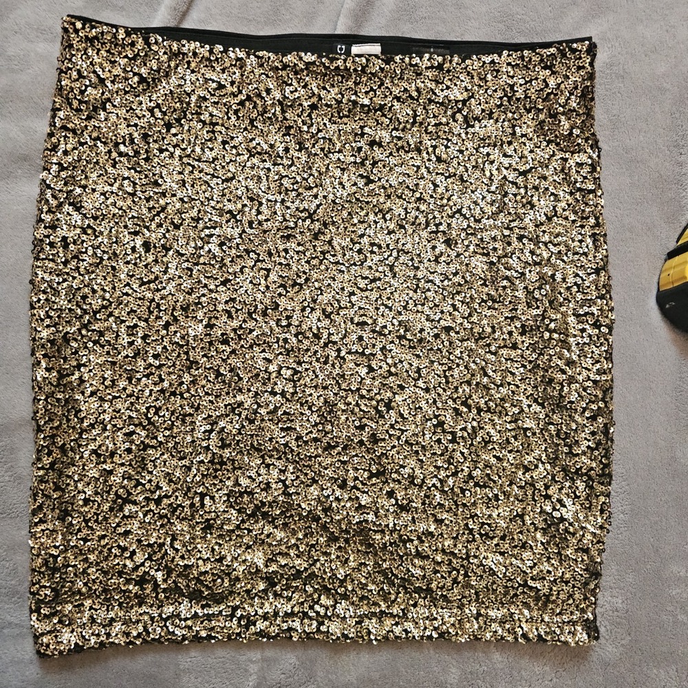Sequin Women's Skirt Gold Mini Skirt Lined Size M  Holiday‎ NYE